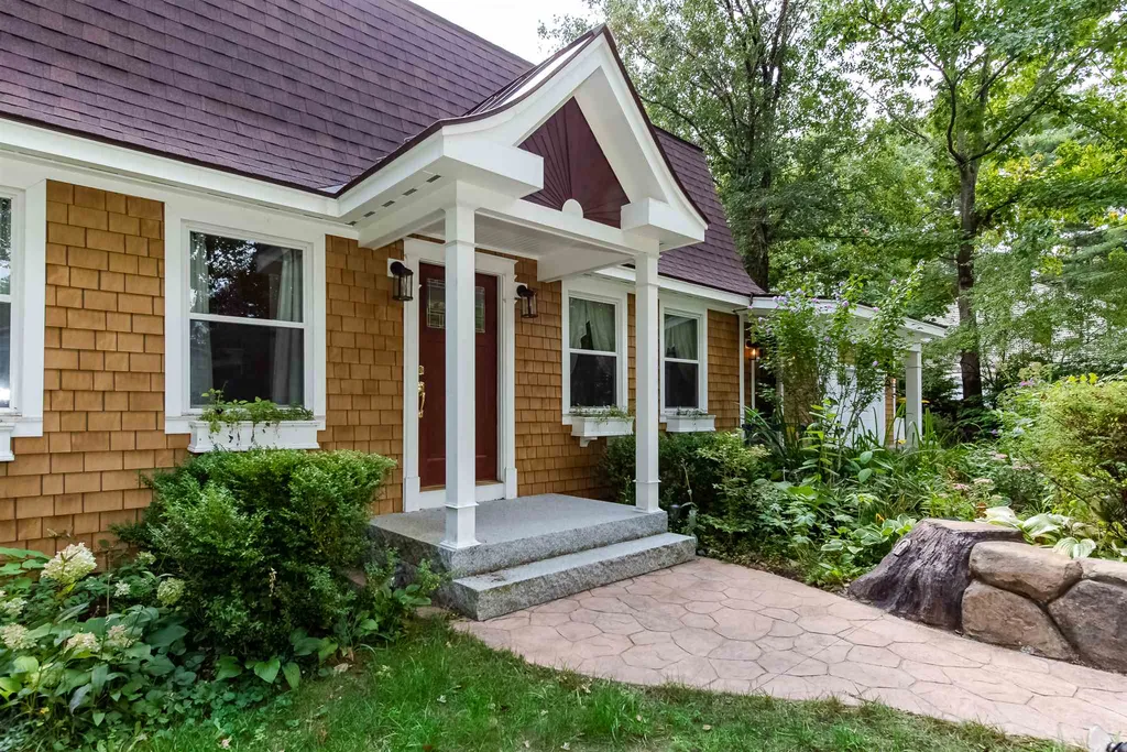 19 Thomas Street Rochester NH 03867