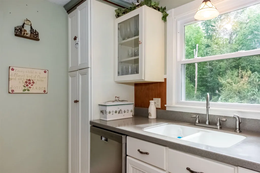 19 Thomas Street Rochester NH 03867