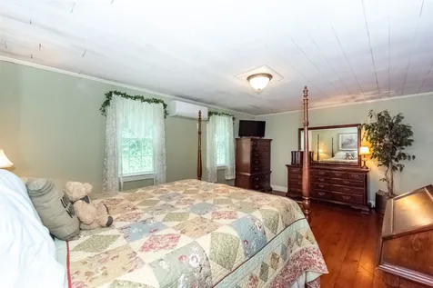 19 Thomas Street Rochester NH 03867