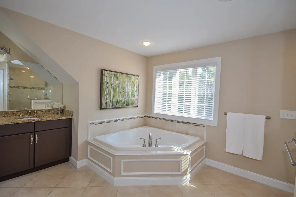 81 Boxwood Lane Dover NH 03820