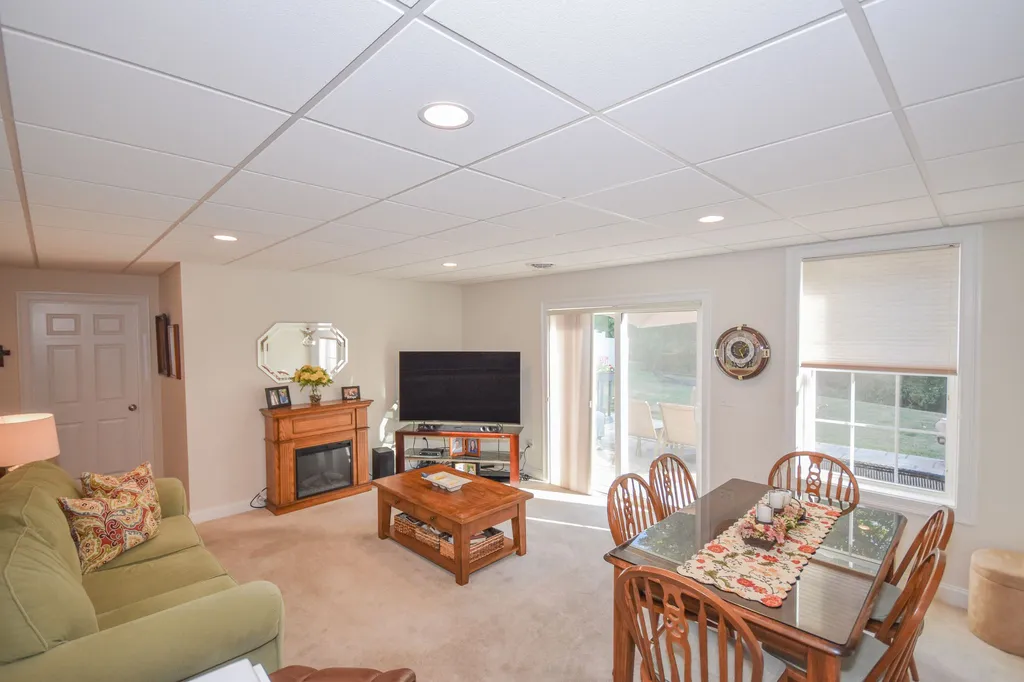 81 Boxwood Lane Dover NH 03820