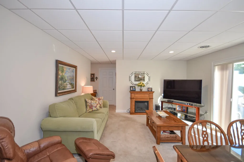 81 Boxwood Lane Dover NH 03820