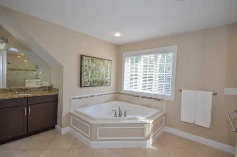 81 Boxwood Lane Dover NH 03820