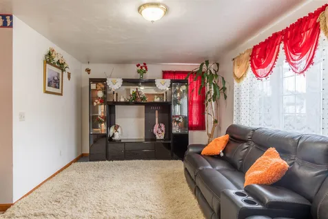 14 Riverside Avenue Hudson NH 03051