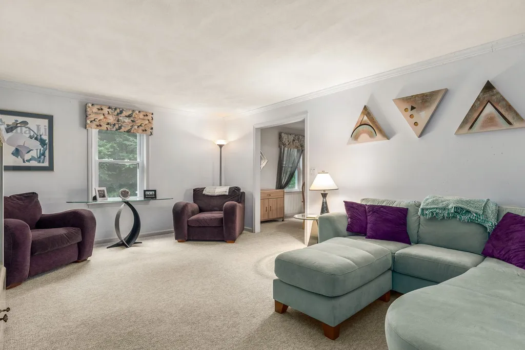 2 Greystone Road East Kingston NH 03827
