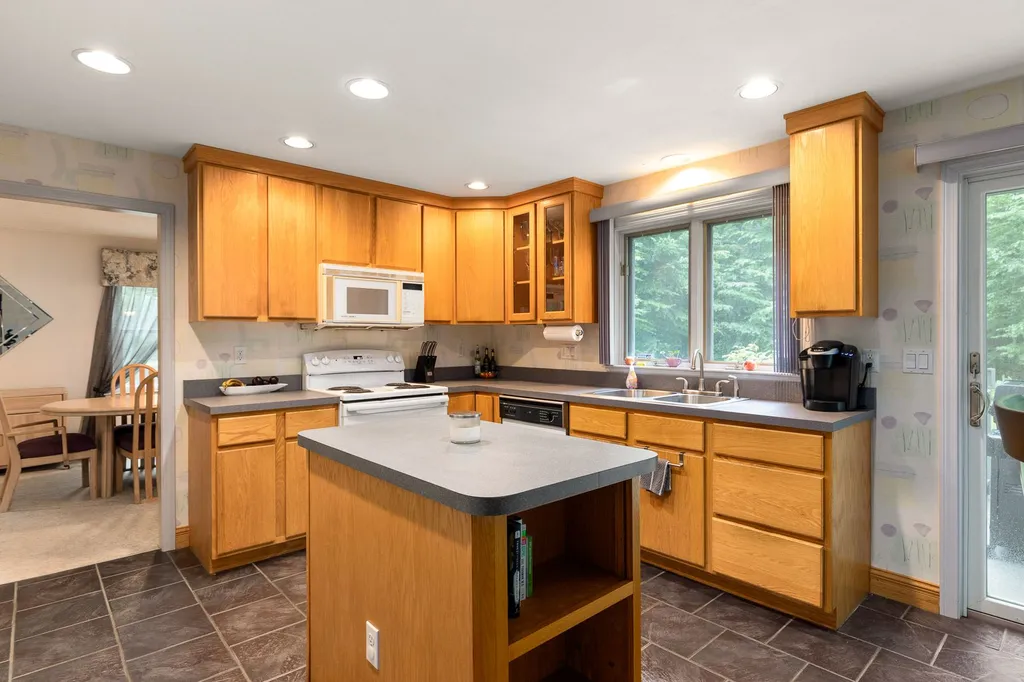 2 Greystone Road East Kingston NH 03827