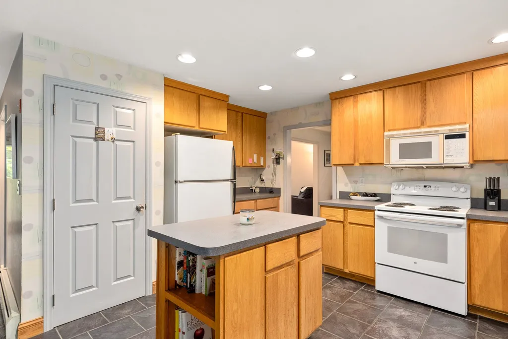 2 Greystone Road East Kingston NH 03827