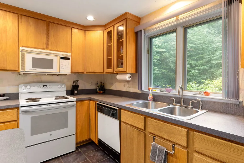 2 Greystone Road East Kingston NH 03827