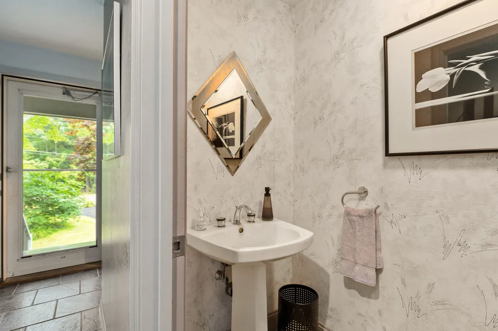 2 Greystone Road East Kingston NH 03827