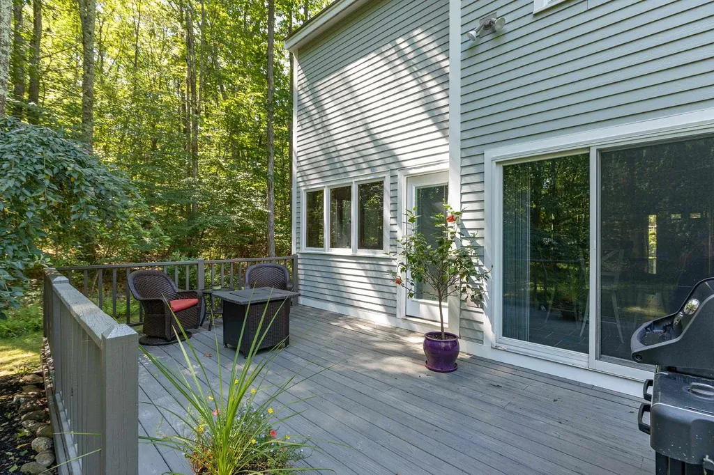 2 Greystone Road East Kingston NH 03827