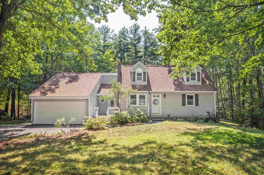 14 Ledgewood Drive Derry NH 03038