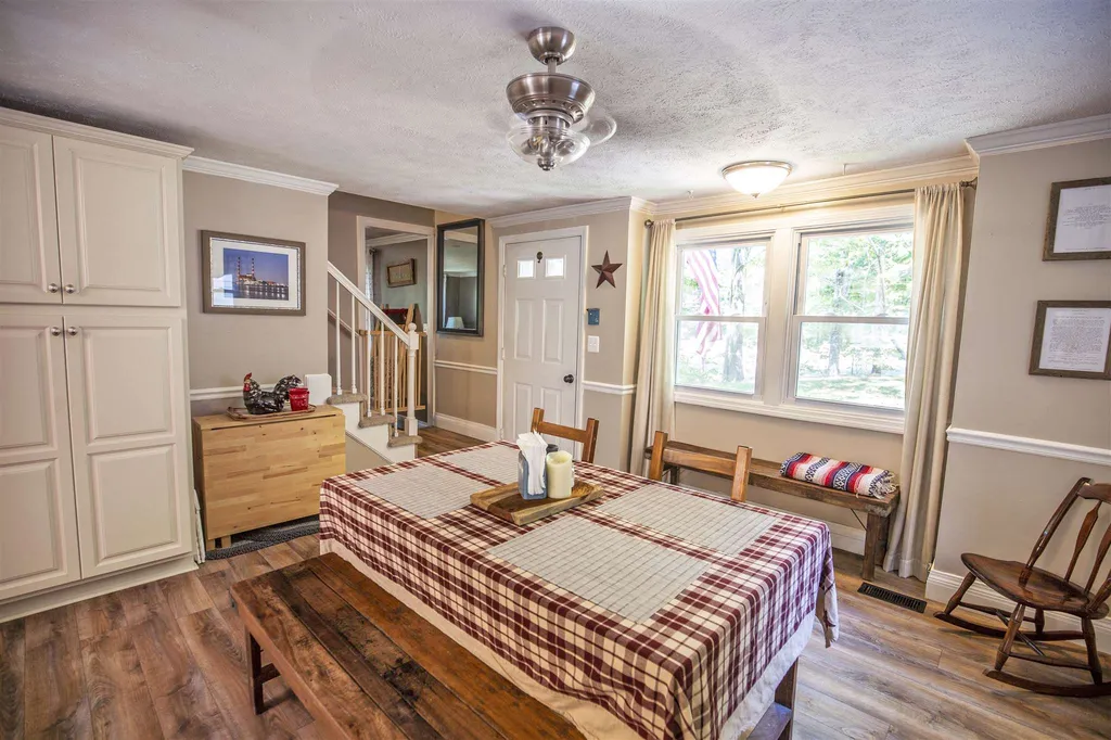 14 Ledgewood Drive Derry NH 03038