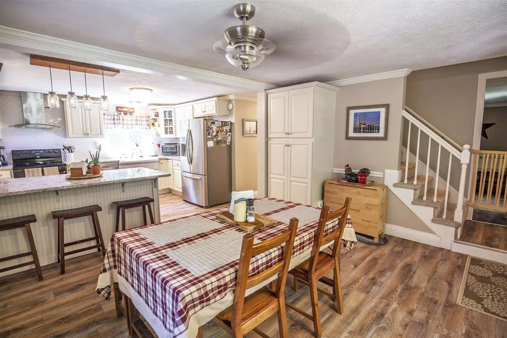 14 Ledgewood Drive Derry NH 03038