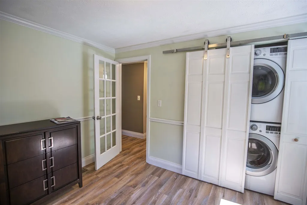 14 Ledgewood Drive Derry NH 03038