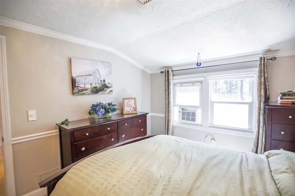 14 Ledgewood Drive Derry NH 03038