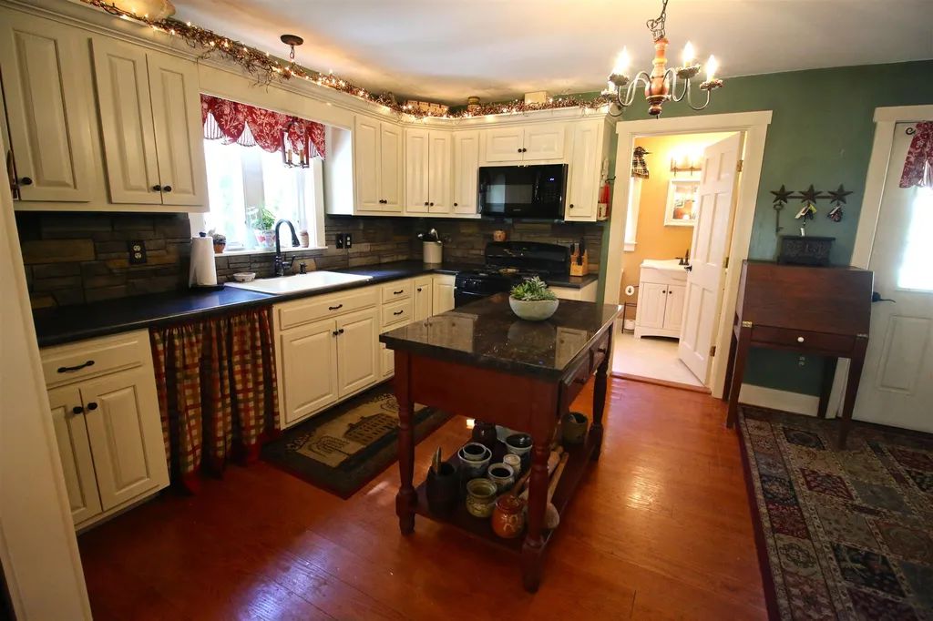 17 Niles Street Dover NH 03820