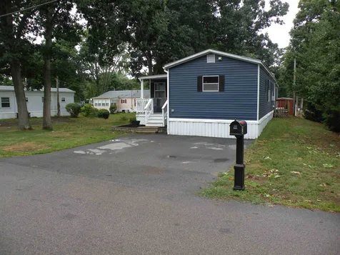 3 Birch Ridge Trail Nashua NH 03062