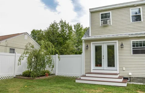 23 Bent Court Keene NH 03431