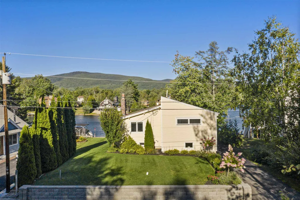 17 Blueberry Lane Moultonborough NH 03254