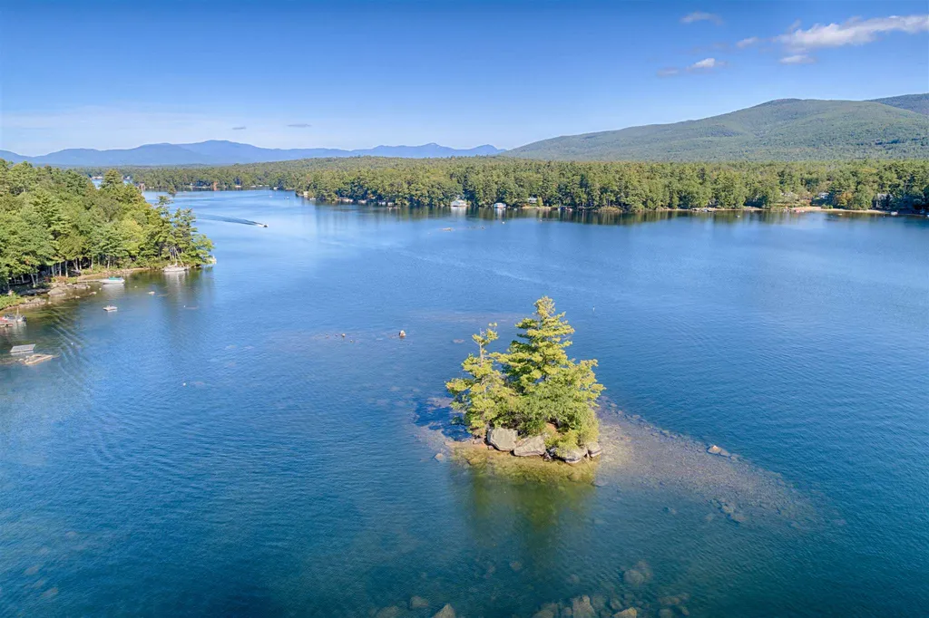 115 Cottage Road Moultonborough NH 03254