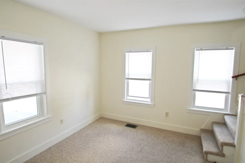 23 Myrtle Street Rochester NH 03867