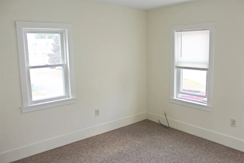 23 Myrtle Street Rochester NH 03867
