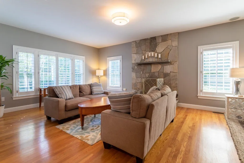 9 Batchelder Lane Hampton Falls NH 03844