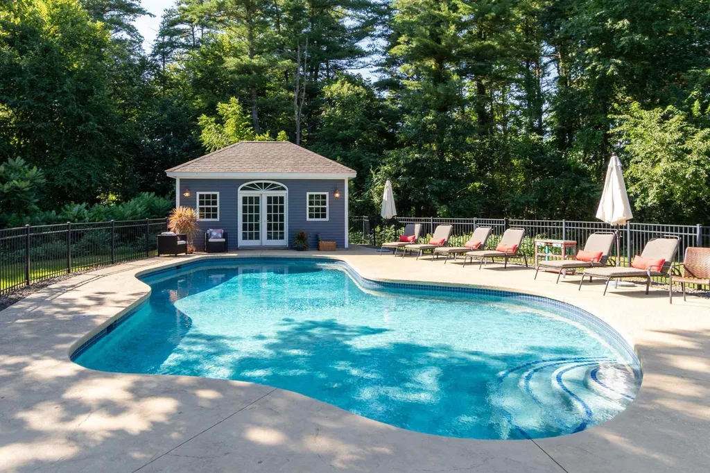 9 Batchelder Lane Hampton Falls NH 03844