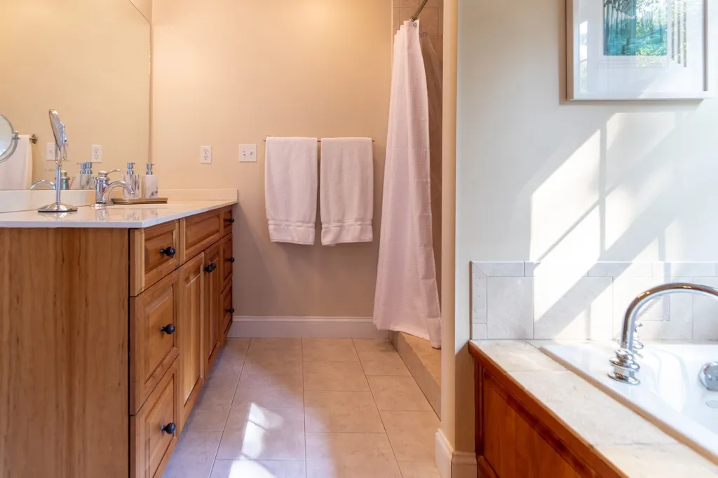 9 Batchelder Lane Hampton Falls NH 03844