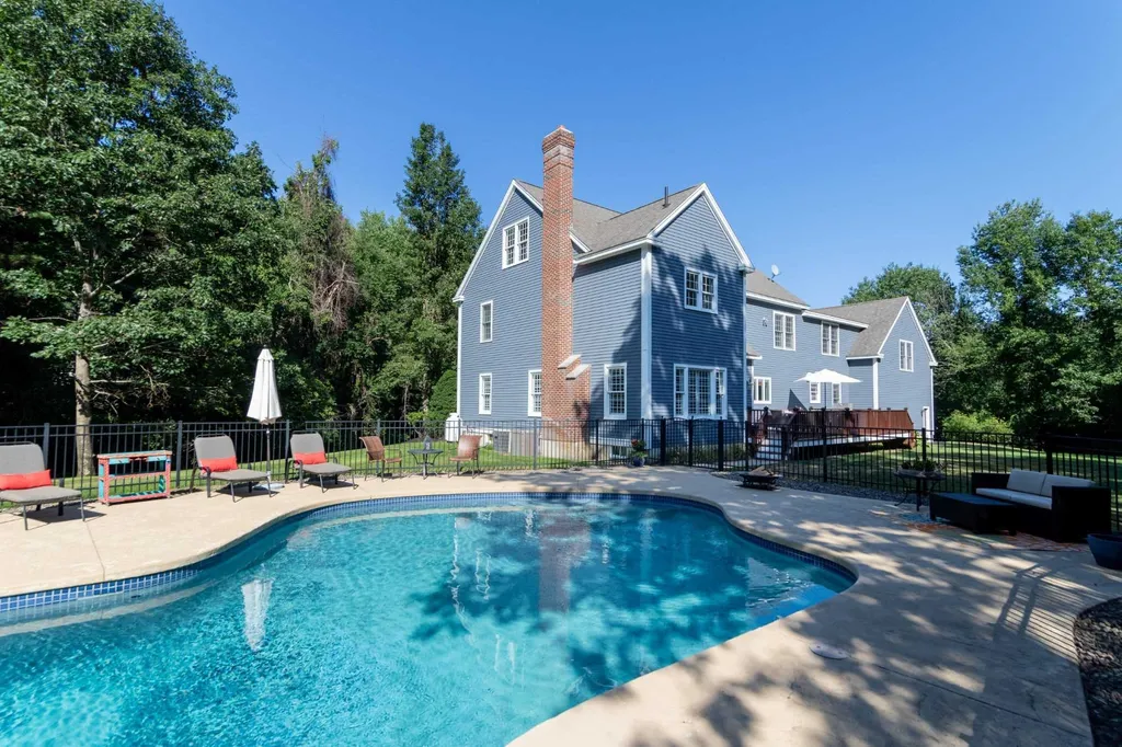 9 Batchelder Lane Hampton Falls NH 03844