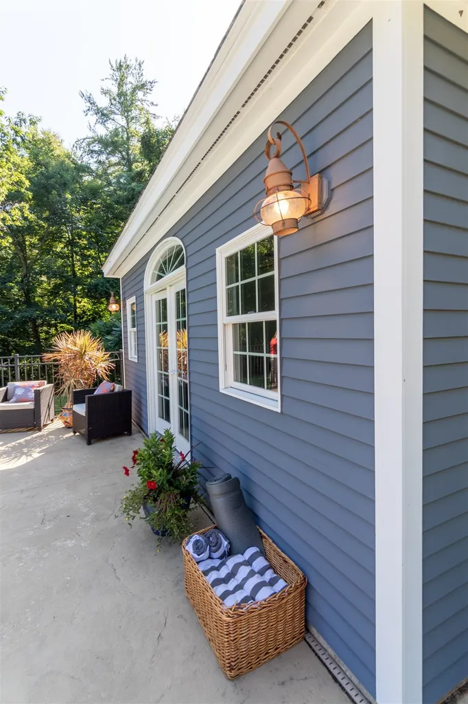 9 Batchelder Lane Hampton Falls NH 03844