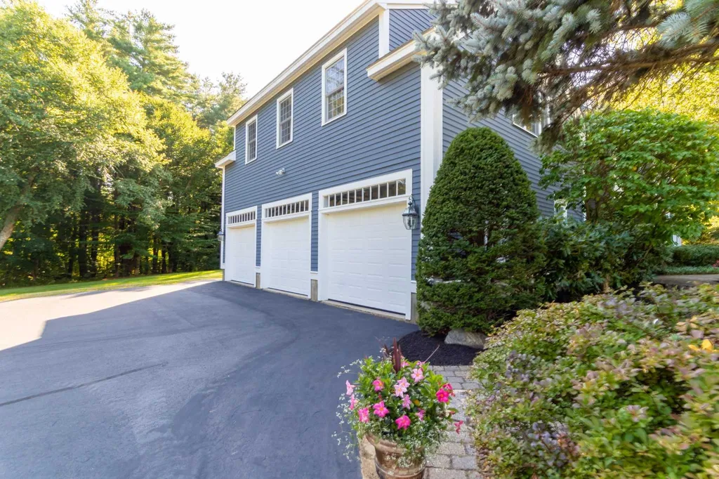 9 Batchelder Lane Hampton Falls NH 03844