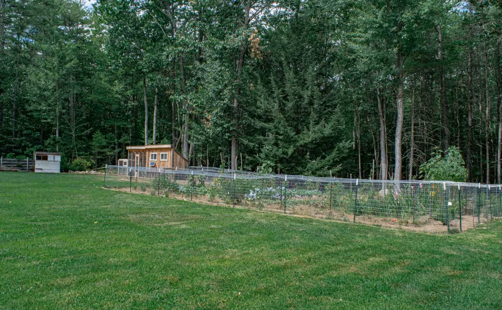 18 Welch Road Canterbury NH 03224