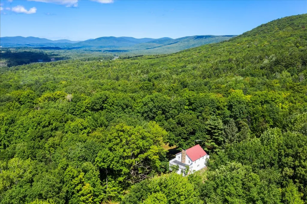746 County Road Pownal VT 05261