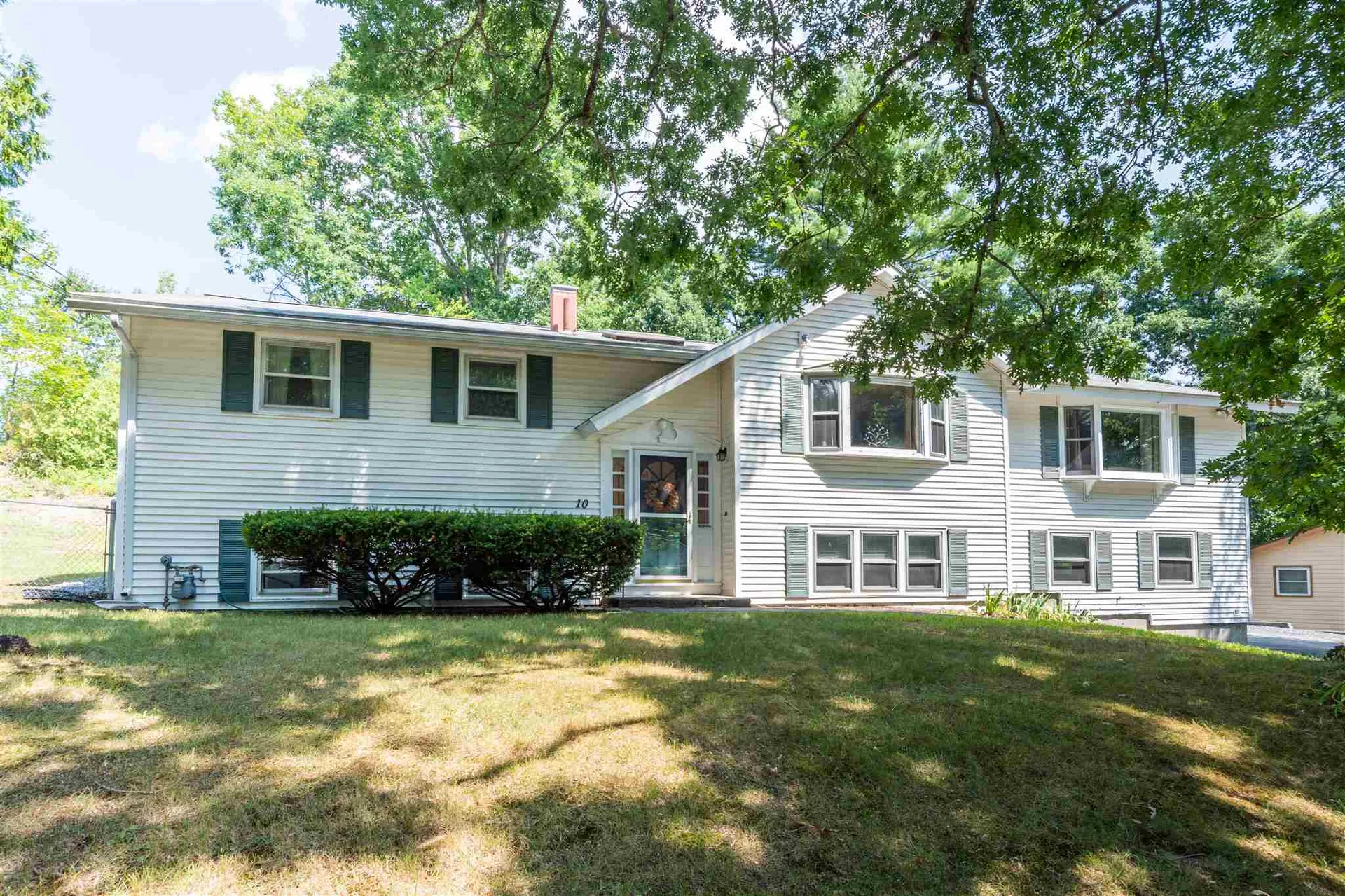 10 Newburgh Road Nashua NH 03062