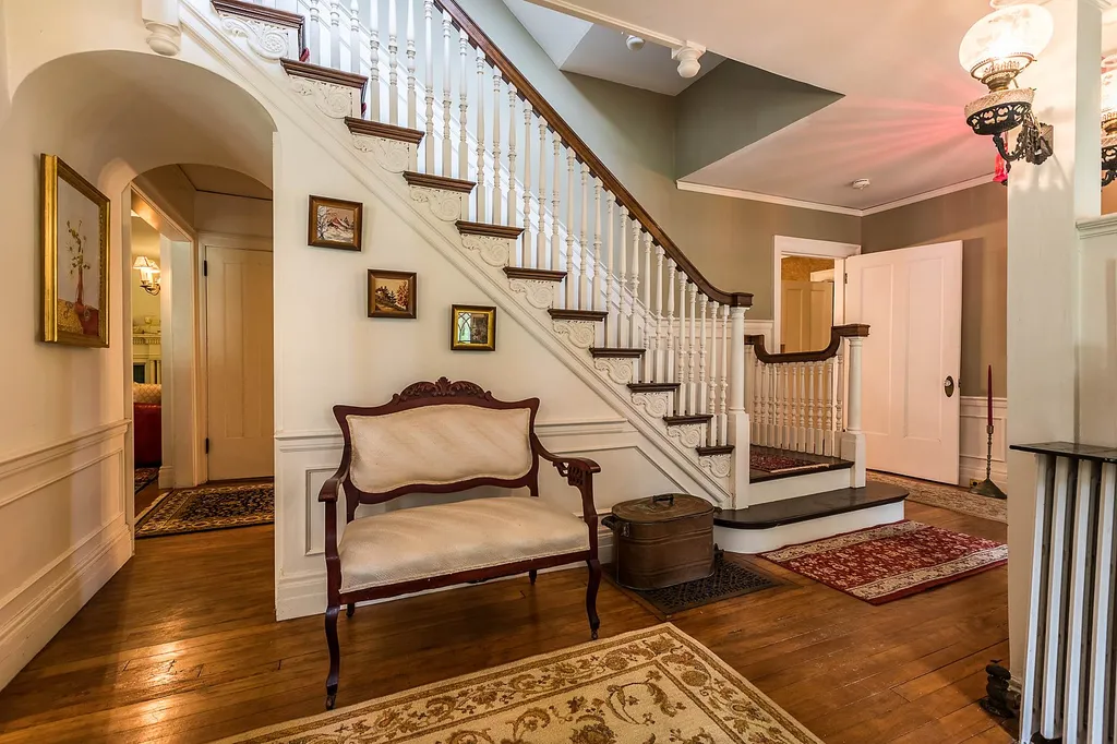 505 Deweys Mills Road Hartford VT 05059