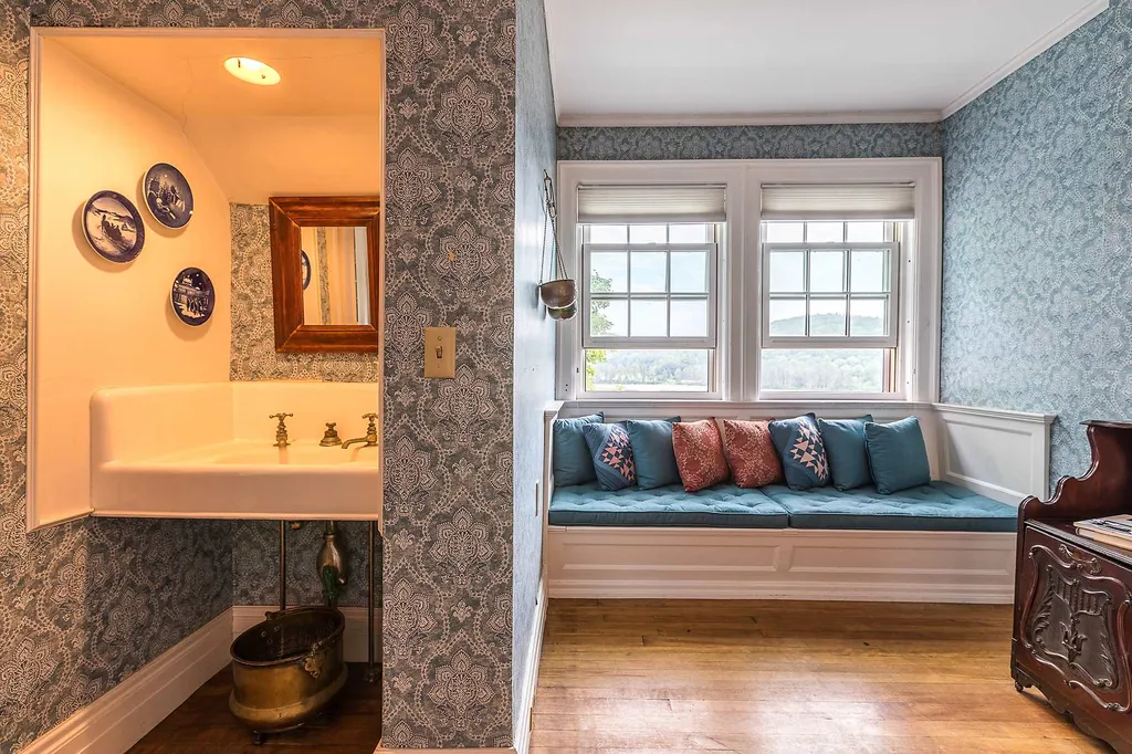 505 Deweys Mills Road Hartford VT 05059