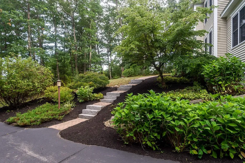 4 Wood Ridge Lane Exeter NH 03833