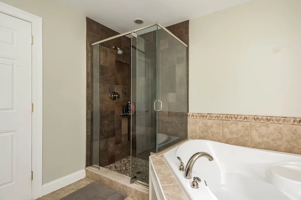 4 Wood Ridge Lane Exeter NH 03833