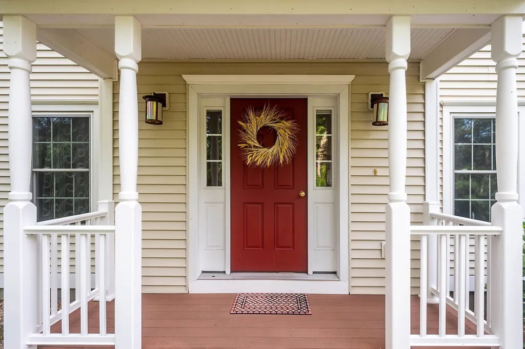 4 Wood Ridge Lane Exeter NH 03833