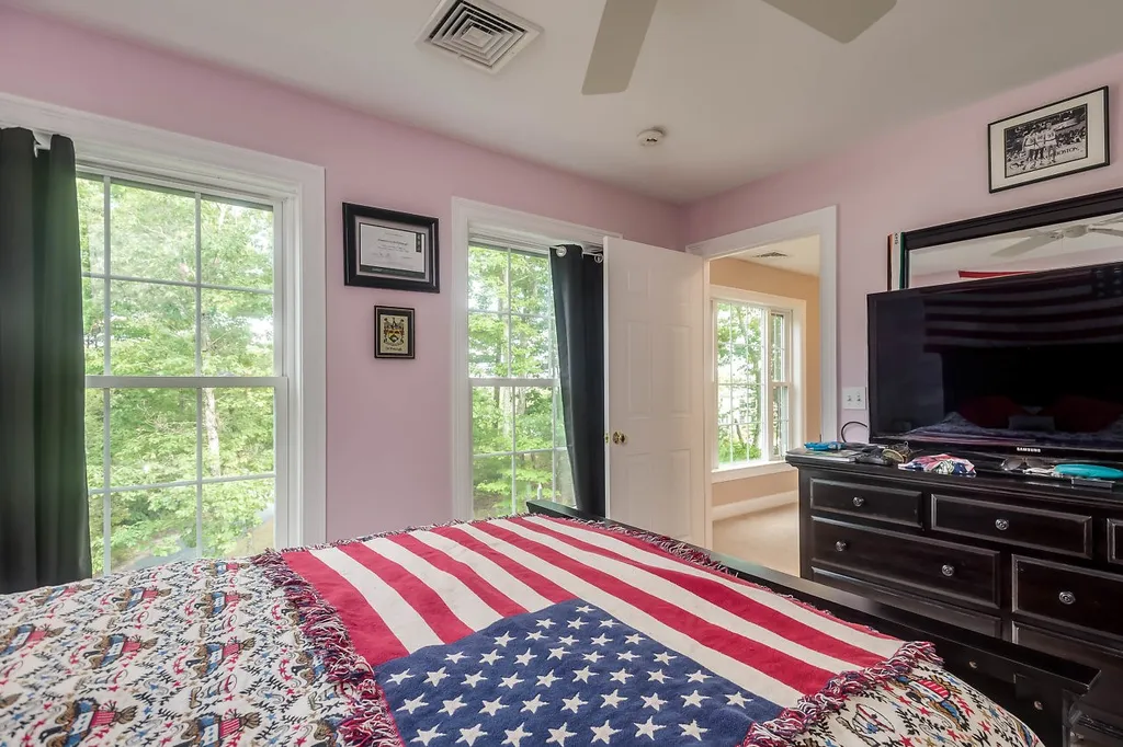 4 Wood Ridge Lane Exeter NH 03833