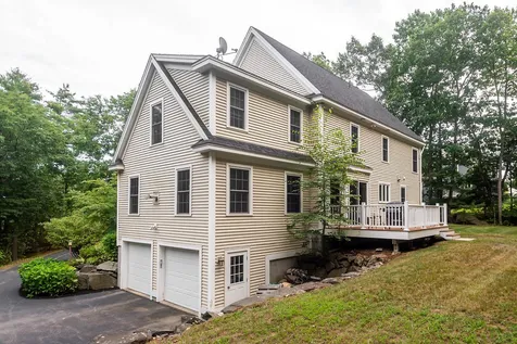 4 Wood Ridge Lane Exeter NH 03833