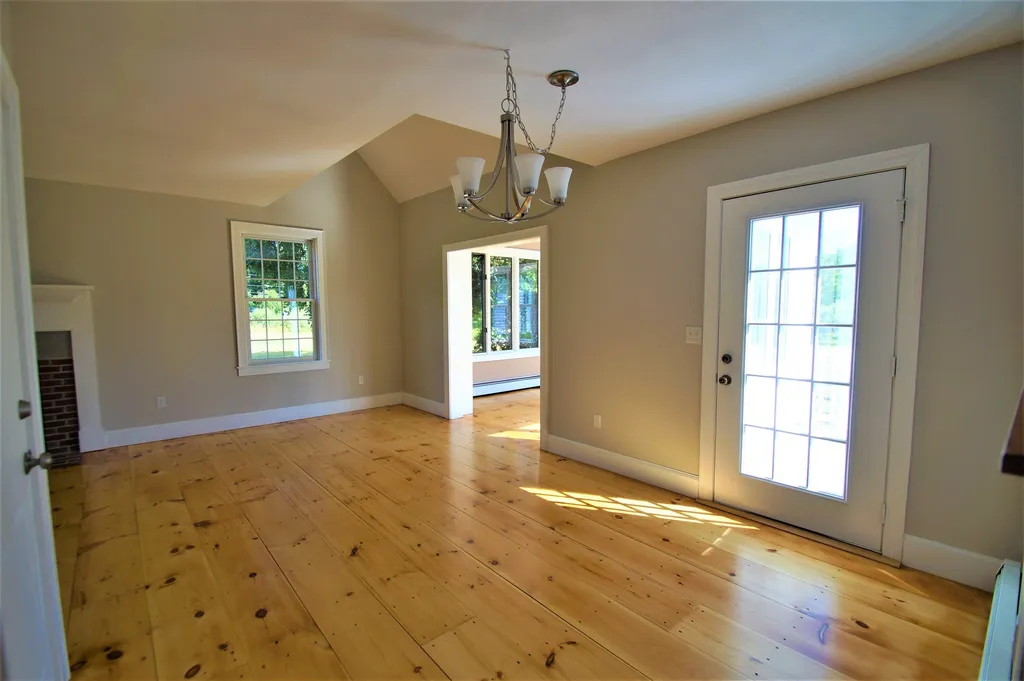 97 North Road Fremont NH 03044