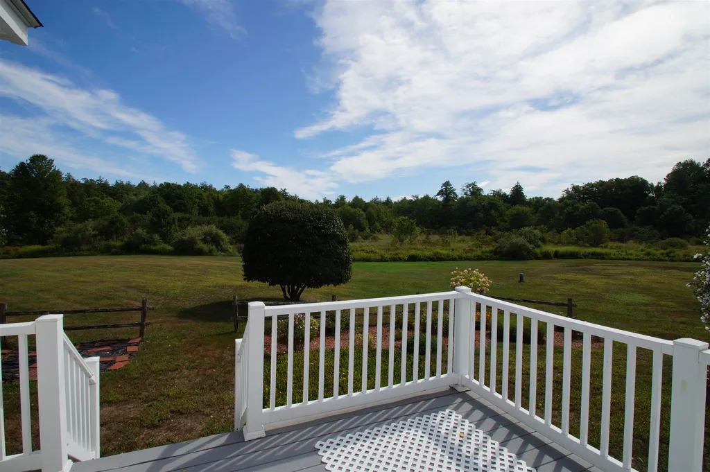 97 North Road Fremont NH 03044