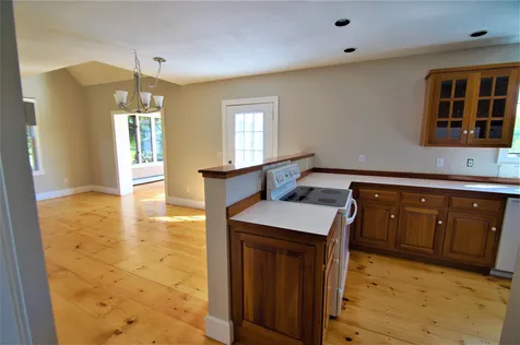 97 North Road Fremont NH 03044