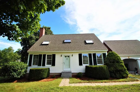 97 North Road Fremont NH 03044