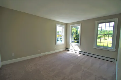 97 North Road Fremont NH 03044