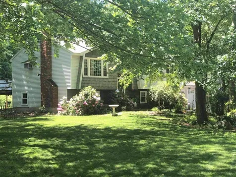157 Litchfield Road Londonderry NH 03053