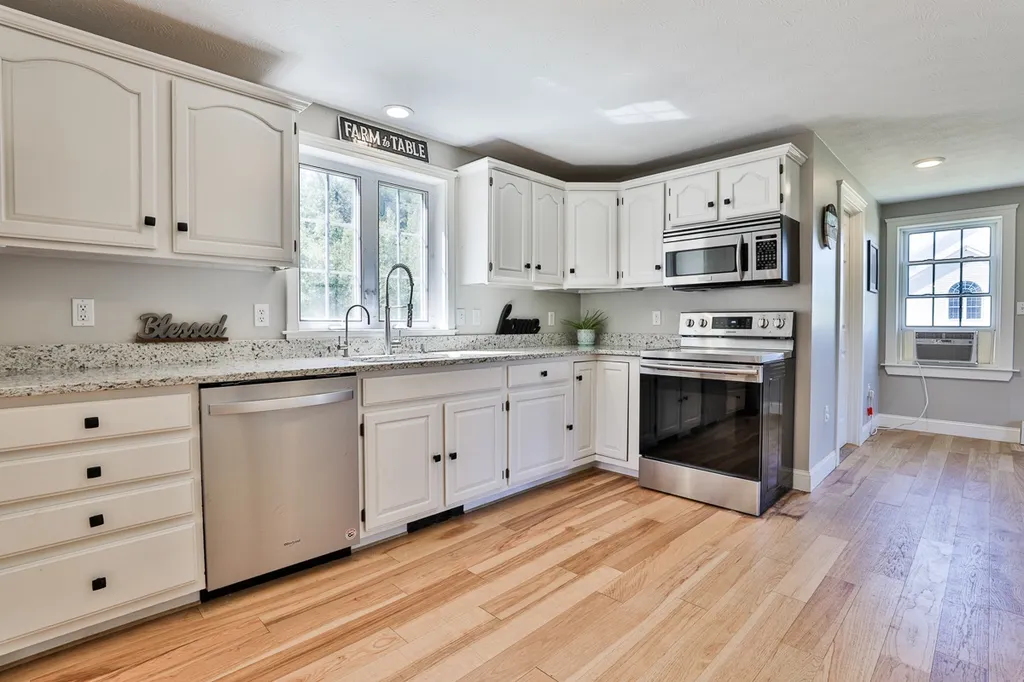 7 Harmony Road Deerfield NH 03037