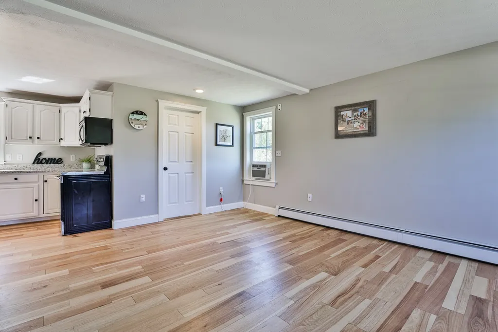 7 Harmony Road Deerfield NH 03037